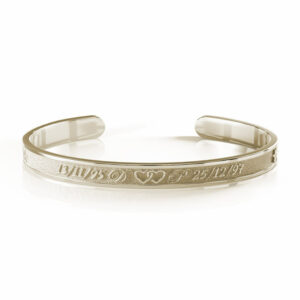 <h2>Dorato</h2><p>Conferisce una calda e originale tonalità color oro, arricchendolo di una lucentezza raffinata che cattura l’attenzione.</p>
