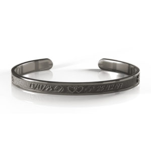 <h2>Black rhodium</h2><p>Plating in a dark, almost anthracite colour, ideal for lovers of typically “dark“ tones.</p>