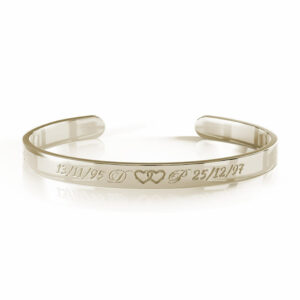 <h2>Dorato</h2><p>Conferisce una calda e originale tonalità color oro, arricchendolo di una lucentezza raffinata che cattura l’attenzione.</p>